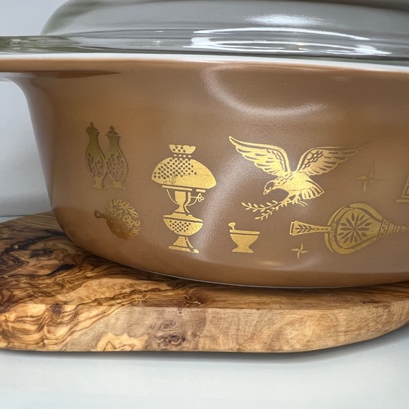 PYREX Early American Casserole Dish Bowl w Lid 2.5 Quarts Rare Vintage EUC - Picture 9 of 16